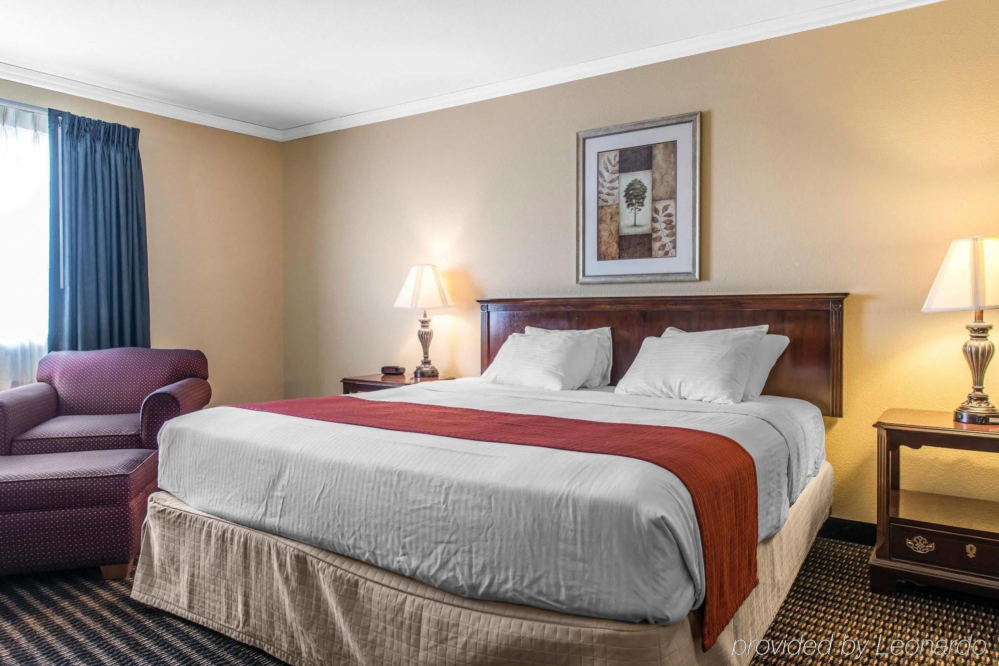 Travelodge By Wyndham Stratton Exterior photo